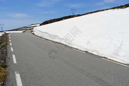 冬季的公路图片