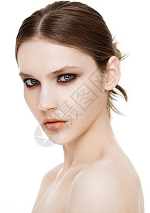 美容时装模型有烟熏眼睛化妆皮肤护理和温泉治疗图片