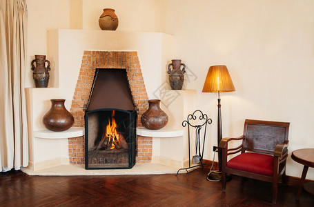 法国硬木板起居室的壁炉图片