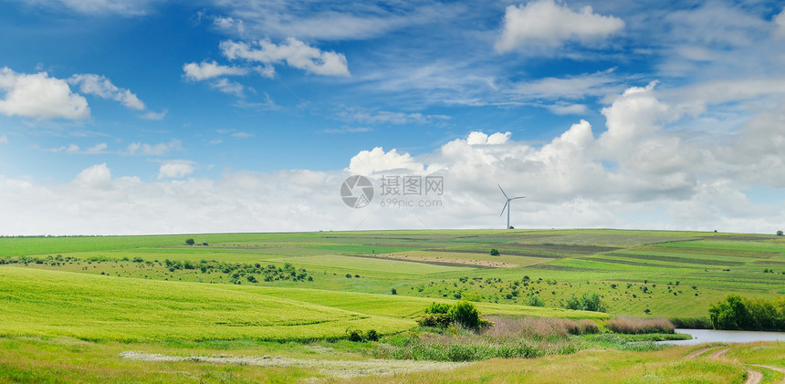 山丘和蓝天空农业景观广博照片夏季背景图片