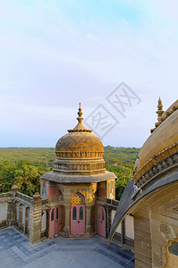 太阳光的圆顶维贾伊宫殿布杰瓜拉特图片