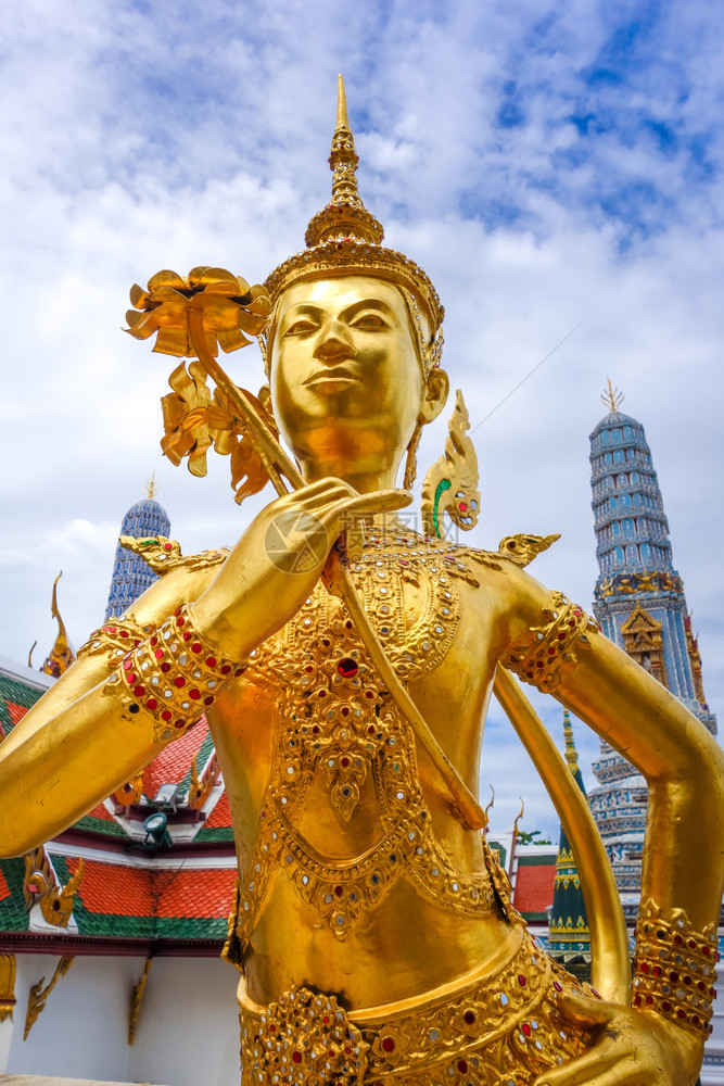 金纳拉金像在大皇宫泰国曼谷金纳拉金像大皇宫曼谷泰国图片