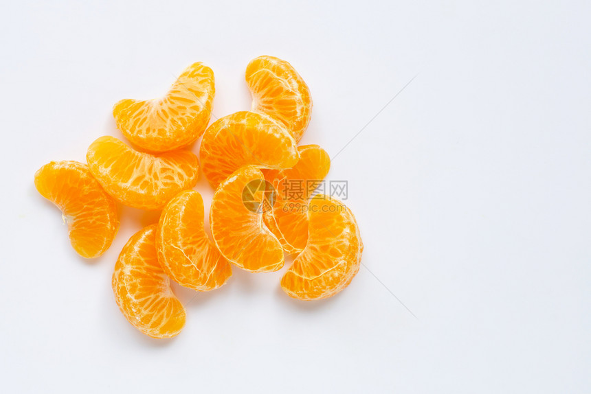 普通话段白色背景上隔离的新鲜橙色复制空间图片