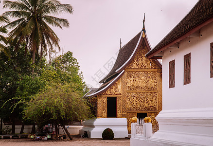 4月5日琅勃拉邦老挝黄金佛堂附近的华西洞正殿图片