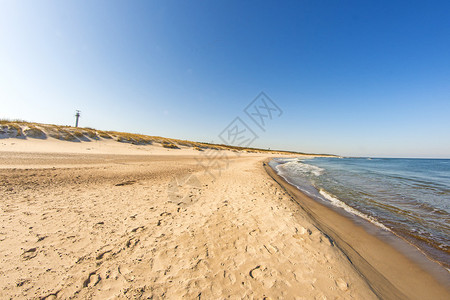 白海的孤单沙滩图片