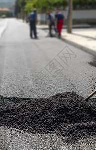 车辆在维修道路背景图片