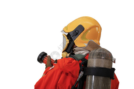 消防英雄带戴安全套装面具的消防员和持有灭火器水管的消防员用于或喷洒白色背景的高压水消防安全概念背视背景