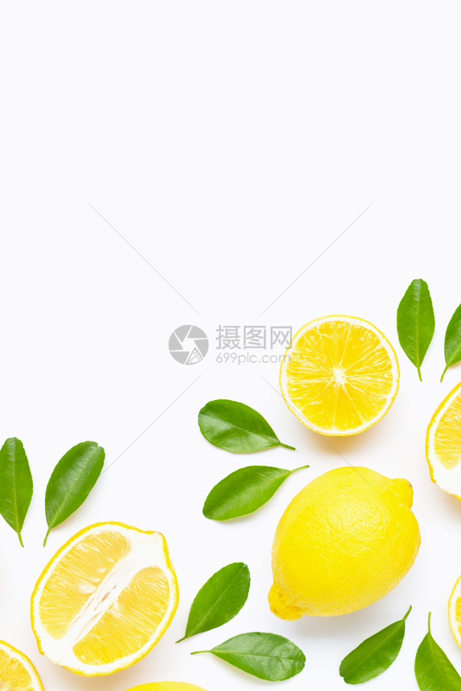 白色背景上孤立的柠檬复制空间图片