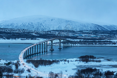 美丽的挪威风景通往特罗姆索城的桥风景图片