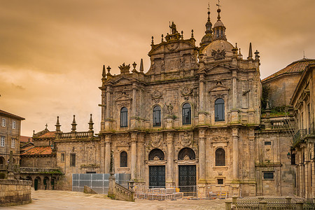 清晨的西班牙教堂高清图片