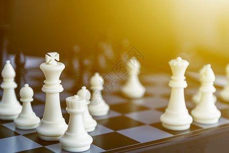 商业竞争的棋局游戏和战略思想概念图片