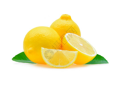 白色背景上孤立的新鲜柠檬高清图片