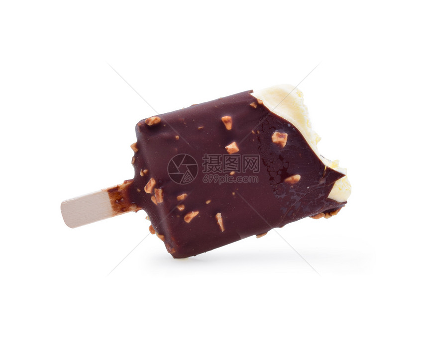 冰淇淋覆盖巧克力白色背景图片