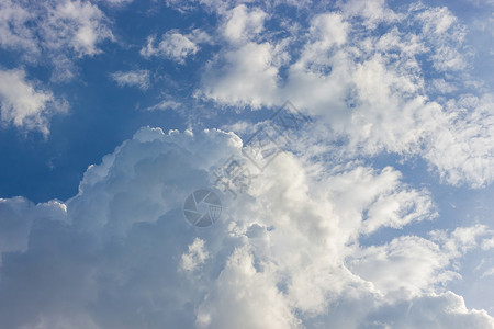 清蓝天空上的白云图片