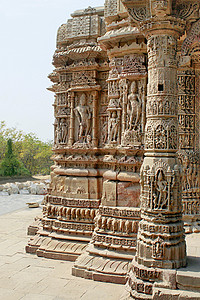 雕刻的柱子和墙壁sabhmndp太阳庙motheragujtind图片