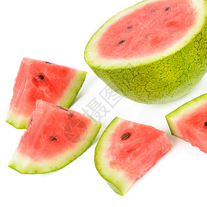成熟的西瓜和半个白底的莓健康食物图片