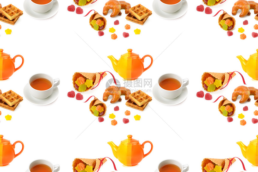 无缝图案茶壶杯和糕点白底孤立在色背景上图片