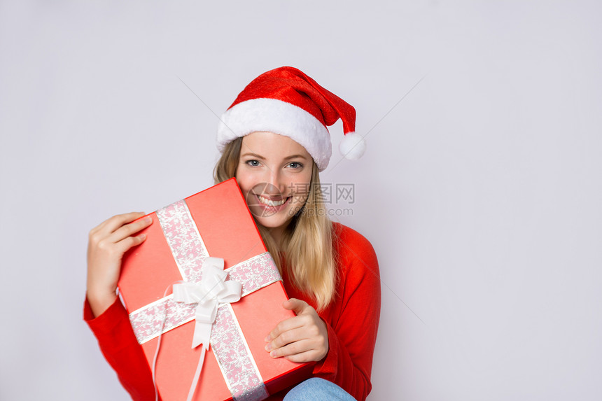 圣诞节收到礼物的快乐图片
