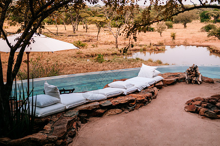 隐蔽处201年6月日坦萨尼亚tanzi游泳池和非洲豪华度假屋背景