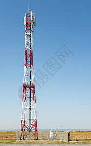外赫克5g天线用于高速互联网传播城市外5g次中继器亮色红白背景