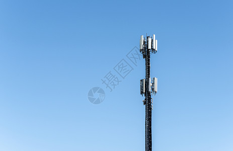 5g电信发射机蓝色天空上的gsm线自然新的5g技术概念图片