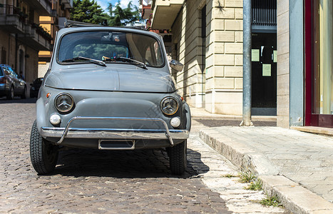 意大利街道上旧车图片