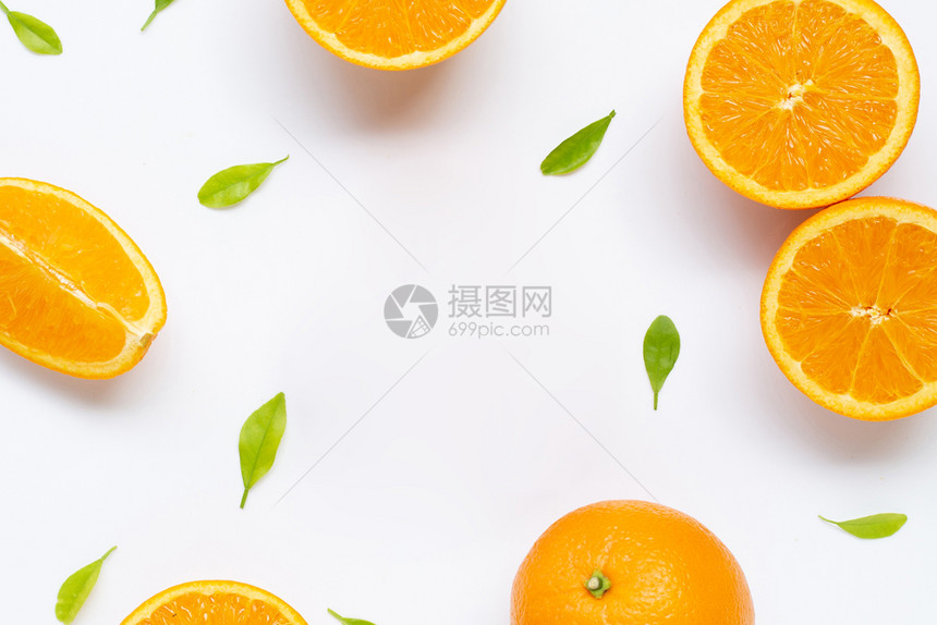 由新鲜柑橘柠檬水果制成白底叶分离图片