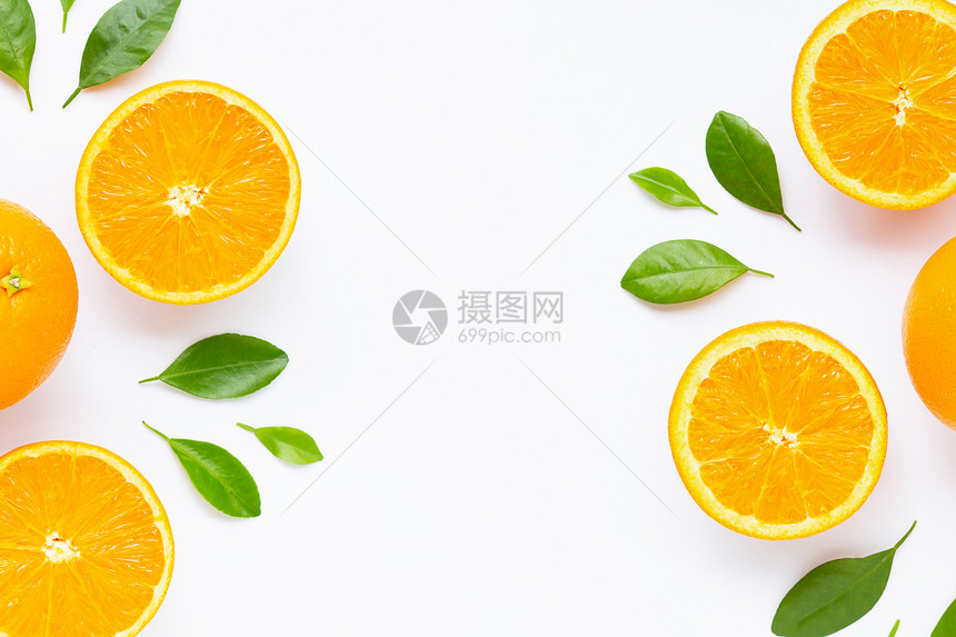 以橙柑橘水果制成的架子白背景上隔绝的叶子图片