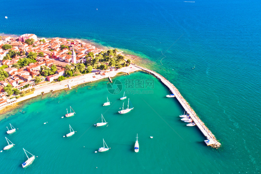 历史沿海城镇空中观察伊斯特里亚群岛croati图片