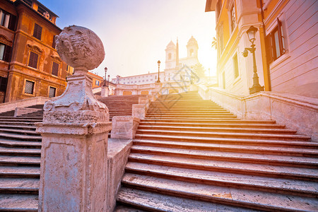 著名的西班牙步骤罗马晨日景的著名里程碑永恒的城市和意大利首都图片