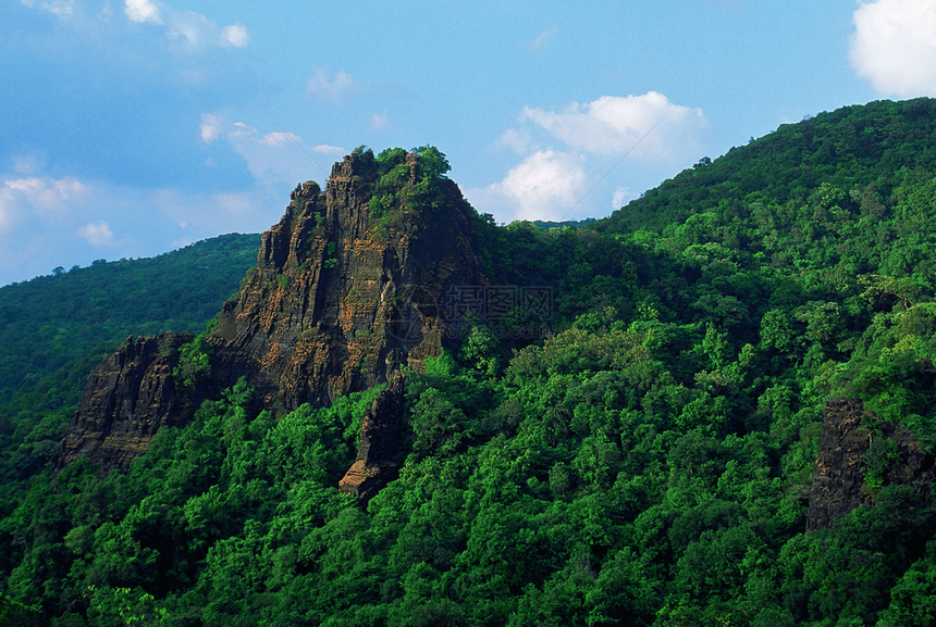 铁道镇是以这块巴萨尔特岩命名的城堡喀纳塔卡印地亚图片