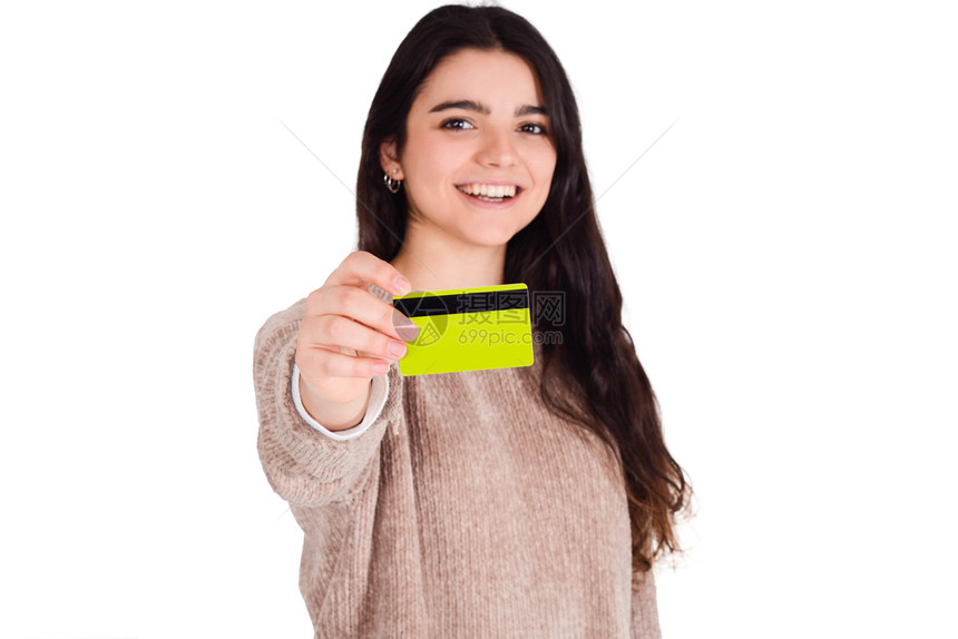 有信用卡的年轻美女购物销售概念图片