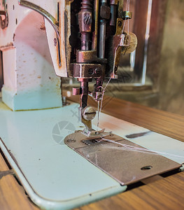 手工缝纫机准备图片
