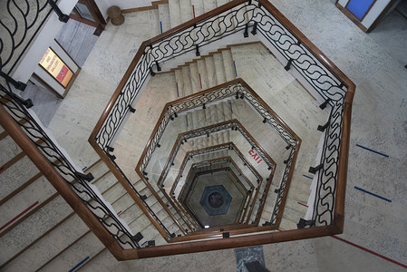 唐博斯科物馆的楼梯图片