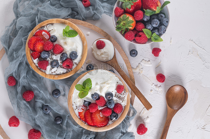 水果酸奶用于健康早餐图片