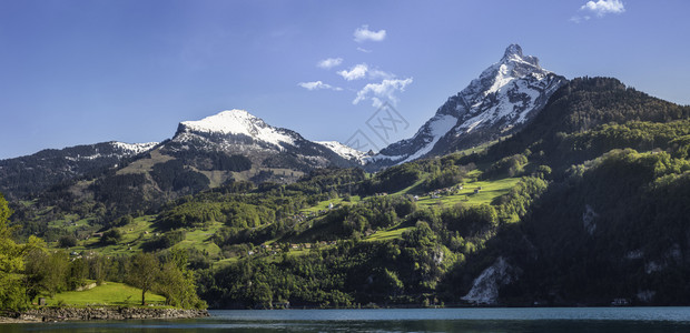 雪地山峰夏季图片