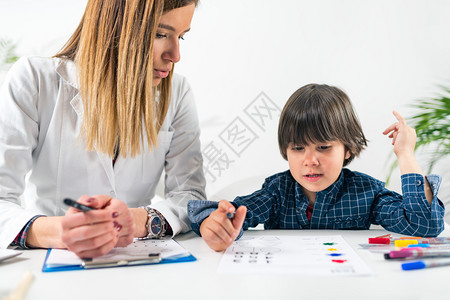 儿童心理学测试幼儿用数字进行逻辑测试图片