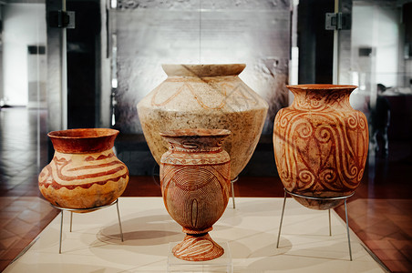 2019年4月2日泰兰古代陶瓷和史前战场展览背景图片