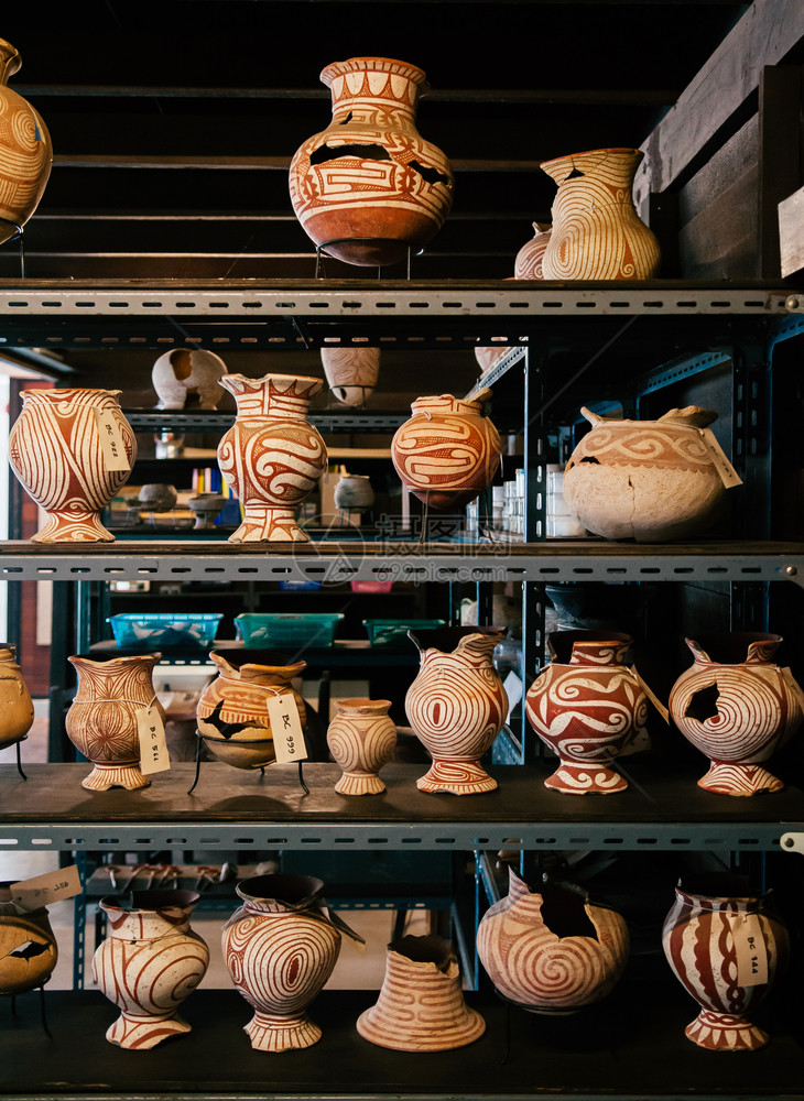 2019年月日泰兰考古工场的老陶器和史前展览图片