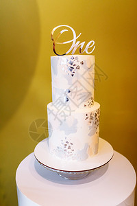 一岁生日的时装蛋糕有银字首儿童蛋糕生日选择焦点生日图片