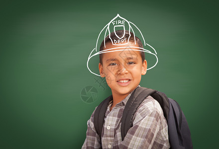 背着黑板包头部被粉笔蒙住的消防员头盔图片
