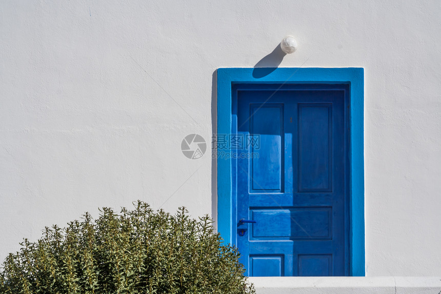 在圣塔里尼小岛上的家庭墙和门抽象图片