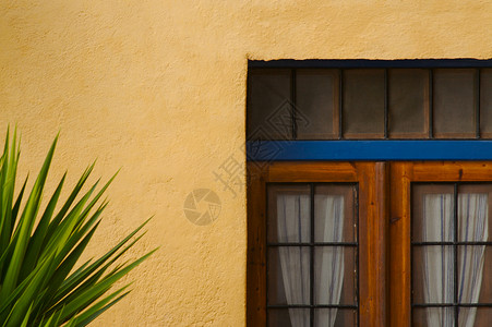 沙托里尼的石棺墙和院子门的抽象元素图片
