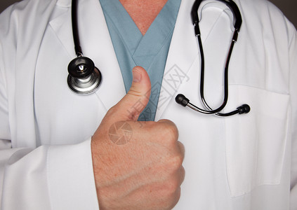 男医生手掌抽象用实验室大衣和听诊器男医生用拇指和听诊器图片