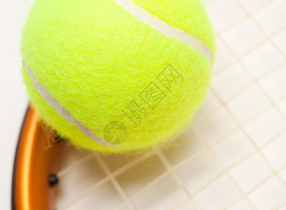 抽象的网球花环和尼龙弦图片