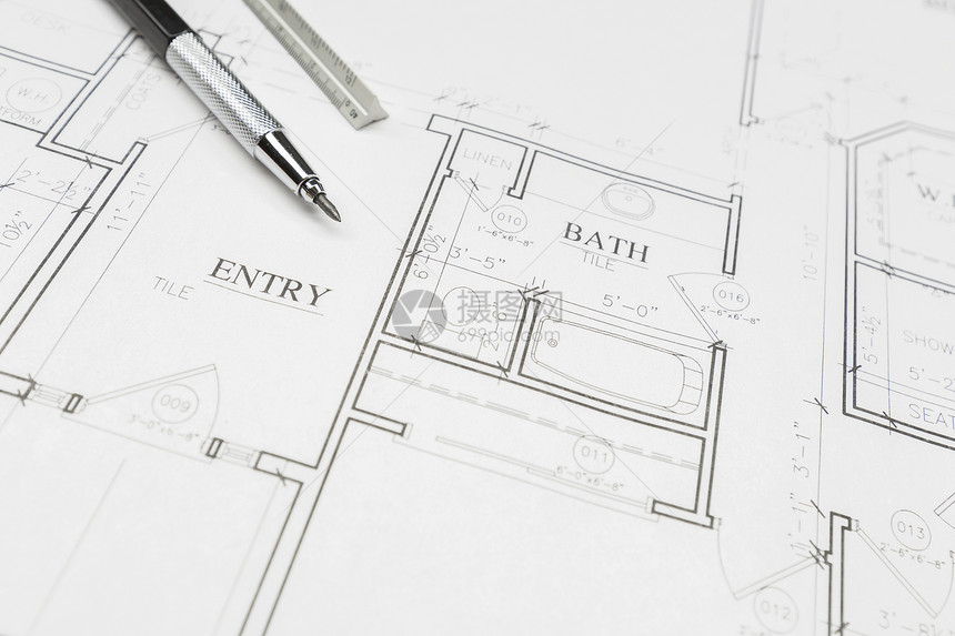 建筑铅笔和标尺依靠自家定制计划图片