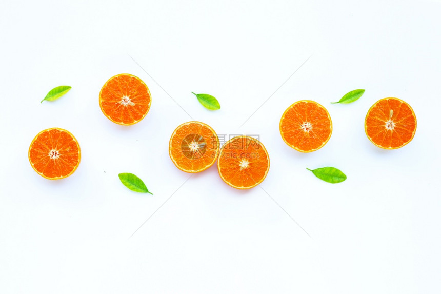 白色背景上的橙复制空格图片