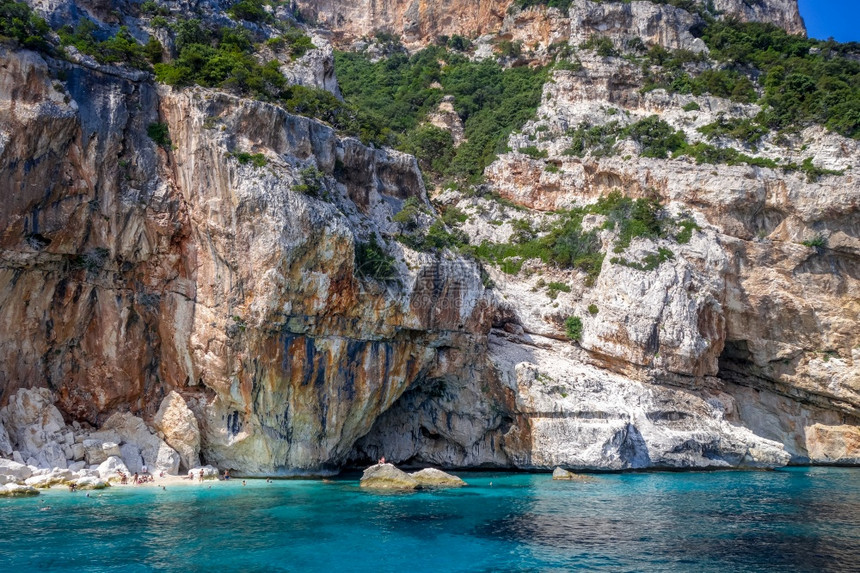 卡拉马里奥卢海滩在奥罗西高尔夫撒丁岛意大利意大利撒丁岛orosei高尔夫的calamariolu海滩图片