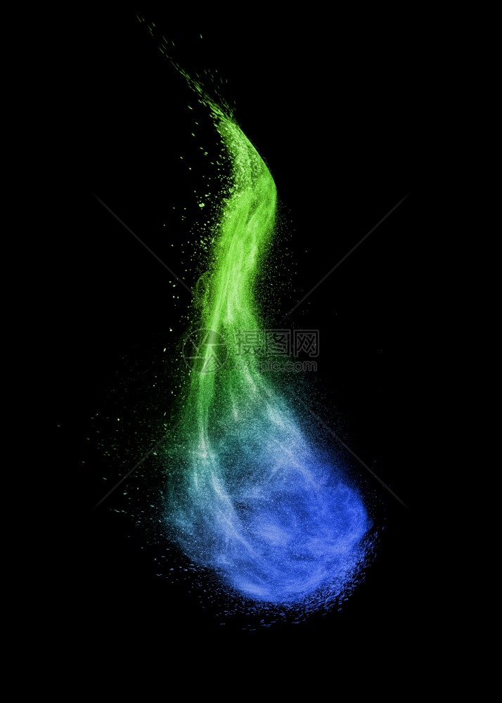 以蓝色和绿的颜以黑背景和复制空间的弯曲云形式以创作粉末喷洒或爆炸垂直波作为黑色背景的彩粉末爆炸name图片