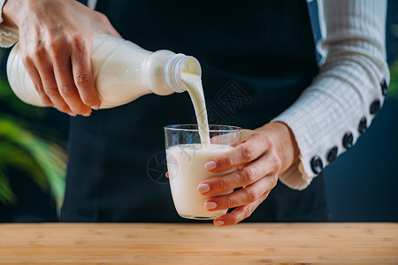 一种健康的发酵奶制品超食饮料富含天然原生物lacto和bifd细菌背景图片
